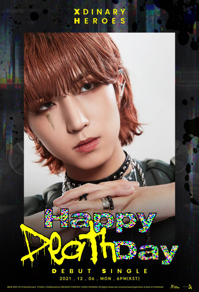 Xdinary Heroes will announce their debut digital single Happy Death Day on the 6th and announce the appearance of the music industry.Prior to this, the drama-tying teaser, performance video, and concept photo were opened sequentially and the debut was raised. At 0:06 and 12:06 on the 2nd, guitarist Junhans teaser image was introduced and focused attention.In the first photo, Junhan mixed silver accessories and leather items and revealed his presence.Smoky makeup and gold points under the eyes added speciality and reproduced the imaginary hero with intense eyes and pose.In the second photo, she showed off her boyhood with her trademark bang hair and charming freckles.JYPs artist label Studio Js ambitious new boy band Xdinary Heroes is predicting the birth of a new generation like a group name that means anyone can be a hero.Six members of bassist starring, keyboardist Odd (O.de), Jung Su, guitarist Gaon and Jun Han and drummer Gunil are expected to open a new chapter of K-band with messages and heart-rending band sound that will enhance the empathy of Generation Z.The title song of the same name as the first digital single Happy Death Day by Xdinary Heroes, which stimulates curiosity by a heterogeneous word combination, will be unveiled at 6 pm on December 6.
