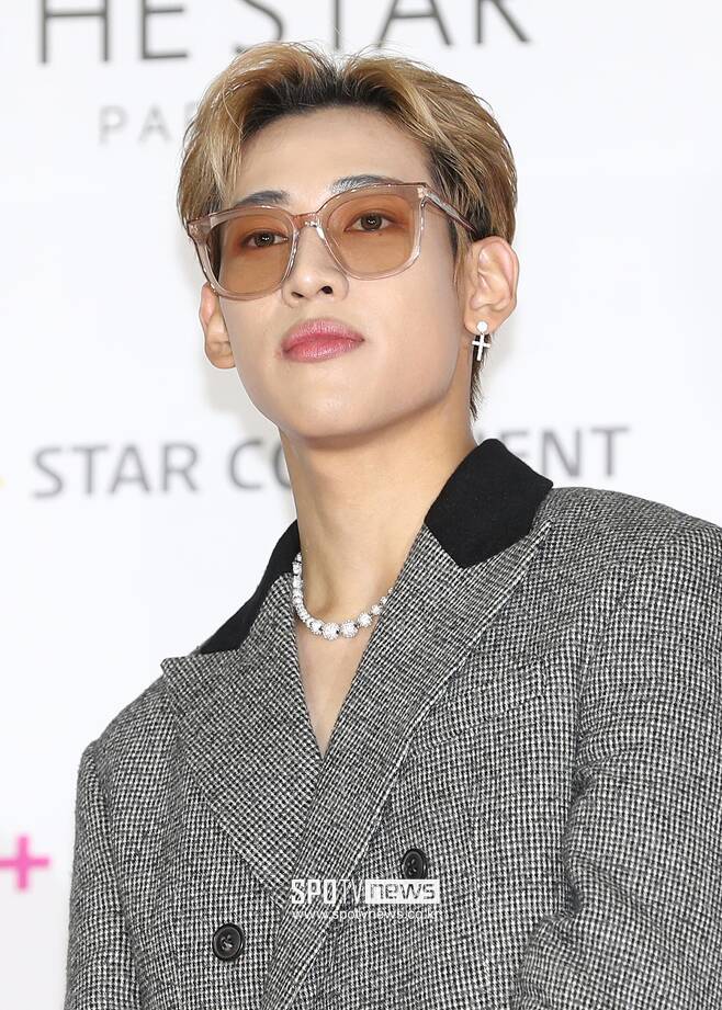 2021 Asian Artist Awards (2021 Asia Artist Awards, AAA) red carpet event was held at KBS Arena in Hwagok-dong, Gangseo-gu, Seoul on the afternoon of the 2nd.Singer BamBam is posing.