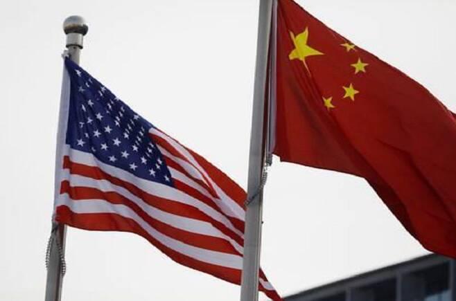 미국과 중국 국기. /로이터 연합뉴스