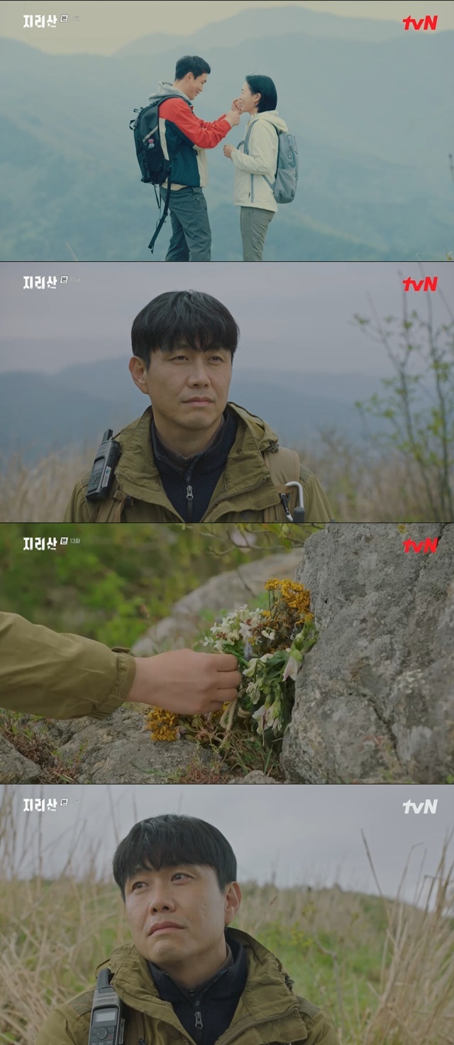 Oh Jung-ses genuine son reversal, which had been suspected of murder, was revealed.In the 13th episode of TVNs Saturday Drama Jirisan (played by Kim Eun-hee/directed by Lee Eung-bok Park So-hyun), which was broadcast on December 4, the death of Lee Yang-sun (Ju Min-gyeong), who was loved by Jeong Gu-young (Oh Jung-se).In 2020, Seoigang (Jeong Ji-hyun) suspected that Jeong Gu-young, who was in the mountain together on the day of Lee Da-wons death, was the criminal, and headed to the black bridge to test Jeong Gu-young with Park Il-hae (Jo Han-cheol).Seoigang deceived Jeong Gu-young by saying that there was evidence to catch the criminal in the black bridge, and with the help of Jeong Gu-young, he went to the black bridge which could not be climbed alone in a wheelchair.In the meantime, tragedy was drawn during the flood in 2019.Lee Yang-sun, loved by Jin Gu-young, was swept away by the valley water and died while trying to save the victim (Park Hwan-hee) by Super Wings at the rescue site for the first time.Jingu-young was surprised to hear the screams through the radio while trying to prepare food for the first time in the field Super Wings.Jeong Gu-young ran to rescue the transfer ship, saying, If you were swept away from the southwestern valley, you will come down this way soon.However, the rain that had stopped for a while was rising again, and there was no way to save the transfer ship. Cho Dae-jin (Sung Dong-il) ordered the withdrawal and said, It is suicide to go to the valley now.Jeong Gu-young was inferred after failing to dive into the valley because of his colleagues.At the same time, the black gloved killer lured the village bus to the bridge, and Lee Moon-ok (Kim Young-ok), the Jo-mo of Seoi River, who was on the bus as the bridge collapsed, was also killed.The Seoi River was angry at the death of Jomo, the only family, blaming himself and Jang hyunjo (Ju Ji-hoon), who had been struggling to catch a murderer.Gang hyunzo, who had accused himself of not an accident, I should have stopped him, was alone in pursuing the killer, convinced that he had something to do with the black-legged cable car business.Later, the time of the broadcast was back to 2020, and the Seoi River and Park Il-hae asked Jeong Gu-young why he went to the mountain on the day of Lee Dae-wons death.Jeong Gu-young said, I had to do that. When the question continued, he said, I went to see Mr. Yang.Jeong Gu-young had been to a place of memories that he had not forgotten the dead transfer ship. Jeong Gu-young expressed his affection for Lee Yang-sun, saying, I should remember everything even if I forget it.