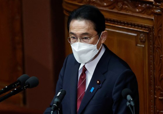 기시다 후미오 일본 총리가 6일 개원한 일본 임시국회에서 소신표명 연설을 하고 있다. [로이터=연합뉴스]