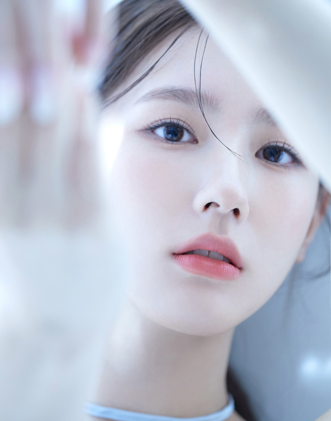 Actor Profile of Mi-yeon, a member of the group (girls) children, has been released.Mi-yeon in the photo overwhelmed his gaze by putting various charms in Profile, ranging from neat atmosphere to Elegance and soft charisma.Mi-yeon, who created a natural atmosphere with clean makeup, showed a neat yet elegance figure.Mi-yeon, who is wearing a white shirt, then gazed at the camera with a faint eye and showed off her mature beautiful look.The last black neckpole costume profile boasts a strong yet soft charisma and emits the colorful charm of Mi-yeon.Mi-yeon is a member of the group (girls) children and is active as an MC of Mnet M Countdown as well as album activity. He also appeared in Web drama adult trainee and delivery and proved his possibility as an actor.Recently, he has been actively performing in various fields, appearing as an entertainment program TV Love Catcher in Seoul and TVN D STUDIO Get It Beauty Salon host.It is an evaluation that shows the ability as an all-around entertainer without any hesitation.