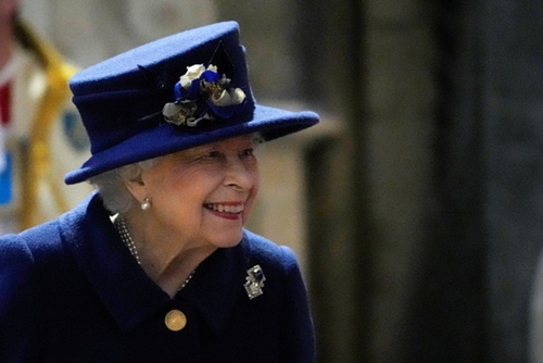 9일(이하 한국시각) AFP통신은 엘리자베스 2세 영국 여왕이 2주 만에 공식석상에 모습을 드러냈다고 전했다. 사진은 엘리자베스 2세 여왕. /사진=로이터