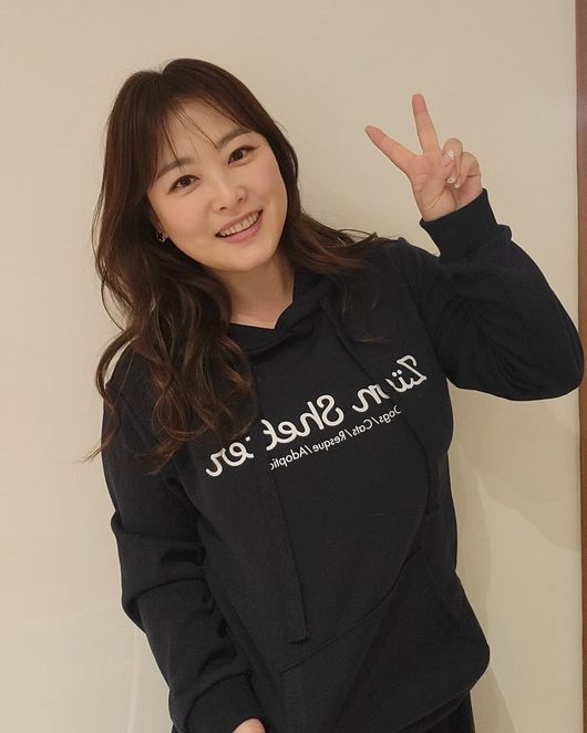 Gagwoman Sim Jin-hwas vastly changed visuals caused a heartbeat.Sim Jin-hwa posted a few photos on the SNS on the 9th, saying, It is a Lyn issue for the children of dogs living in the Zion shelter.The photo posted by Sim Jin-hwa shows Sim Jin-hwa supporting the funding to help the puppy shelter.Sim Jin-hwa, who is wearing a hoodie made with funding, looks cute and refreshing, making a V with her fingers.In particular, Sim Jin-hwa lost weight on diet and showed a different visual.Meanwhile, Sim Jin-hwa is appearing on MBN Korea 1% health hearing.
