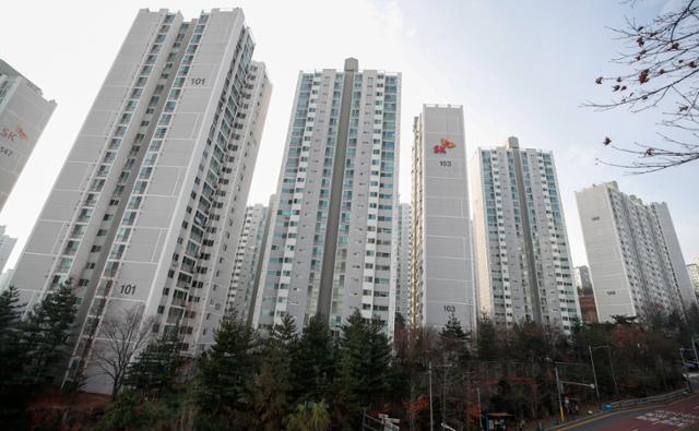 지난 12일 서울 강북구의 한 아파트 단지의 모습. 뉴스1