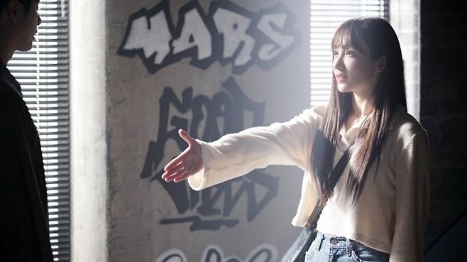 JTBC ‘아이돌 : The Coup’ 스틸컷. JTBC 스튜디오, 미디어그룹테이크투, 트랜스페어런트아츠 제공.