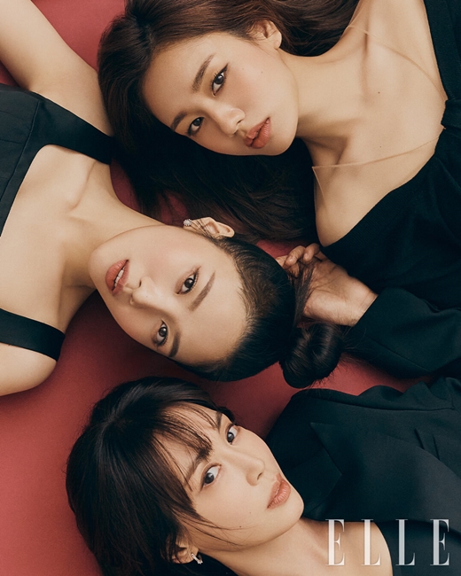 JTBCs new monthly drama Only One actor Ahn Eun-jin, Kang Ye-won and Park Soo-young (Joy) has been released.In the public magazine Elle pictorial, Ahn Eun-jin, Kang Ye-won, and Park Soo-young capture the eye of a pleasant chemistry.In Only One, the three actors will meet in Hospice Morning Light and experience events that they could not imagine, and will play the roles of Insuk, Seyeon, and Mido, who became joint fates, to reveal interesting stories.Ahn Eun-jin, Kang Ye-won, and Park Soo-young are the back door that boasted a natural consensus like a friend who had known for a long time at the shooting scene, raising expectations for their special meeting.After the filming, the interview followed: Ahn Eun-jin, who became an active Main actor, said,  (Kang) Yewon and (Park) Sooyoung opened their hearts and filmed them with fun.Then there was a moment when we shared our thoughts about death.It is a strange scene in that I was able to share such an anxiety naturally. He conveyed his sincerity about the work and his friendship with fellow actors.Kang Ye-won testified to three different chemies that (Ahn Eun-jin - Park Soo-young and) are like Friend or sister and said, The part that breaks the subject of death is attractive.Hospice is not a space that is free from everyday life. It is a society where feelings of happiness, pain, and sadness come and go. Park Soo-young, who appeared in the drama for three years, said, I wanted to do what I could to draw peoples emotions through the life of the person in the screen (by Acting). St. Mido, who is Acting in Only One Person, was good because it was a character who freely expresses himself.