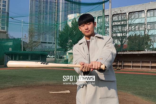 ▲ 서울대에 합격한 덕수고 야구선수 이서준 ⓒ덕수고, 이재국 기자