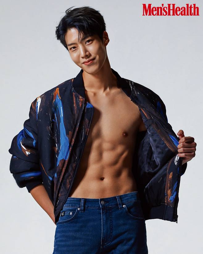Golden Child Lee Dae-yeol decorated the cover model of the January 2022 issue of Mans Health Korea.This picture is known as the first solo cover of Lee Dae-yeols life.Lee Sung-yeol and Lee Dae-yeol have been named as the brothers who covered the cover of Mans Health Korea magazine, the first in the history of Mans Health Korea.Lee Sung-yeol, the older brother of Lee Dae-yeol and Infinite, had a cover in July last year.Lee Dae-yeol is famous for his movement stone among his usual fans.He received a PT for his brothers express exercise to film the cover of Mans Health Korea, and as his brother advised, he was enthusiastically preparing, eating only nine boiled eggs a day.Thanks to this, he showed a clear six-pack abs that could not be seen anywhere.This cover shoot featured Lee Dae-yeol in the process of going from boy to adult; he featured a charismatic, manly inner figure as a leader, unlike his boyish appearance.According to the official, Lee Dae-yeol is the back door of the staff who showed active pose and active shooting without any hard feelings on the set and received cheers from the staff.Lee Dae-yeol talked truthfully about his childhood passive and timid moment as a child, his grievances as a leader leading 10 Golden Child, including his Episode with his brother, and his future goals.When the Mans Health Korea cover proposal came, I thought it would be impossible for me to do it.I decided to make up my mind that I wanted to show you something else I hadnt shown before, but I never regretted it.Golden Child, who belongs to Lee Dae-yeol, is the fifth mini album of the year, Yes. (YES).) and finished the regular 2nd album repackage DDARA activity, and spent a busier year than anyone else.In addition, the recent 2021 Asia The Artist Awards, which won the prize for The Artist, which captivated the public with its unique charm, proved its hot global popularity by winning the AAA Best Choice.On January 26 next year, Japan debut single Aw!! (A WOO!!) will be released and a full-scale global move will be released.Meanwhile, the January issue of Mans Health Korea, which Lee Dae-yeol has become the first cover model of his life, will be available on and off the 28th.