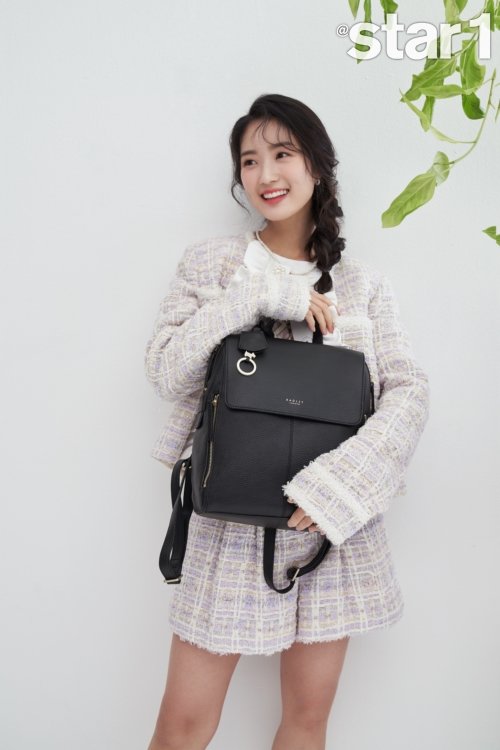 The popular Kim Hye-yoon showed off her refreshing charm.Kim Hye-yoon led the praise of the staff by launching a variety of charms such as Lovely, Sang-goo, and Sik, while filming at Style January issue and photo shoot.Kim Hye-yoon, who is currently serving as Kim Joy, a divorcee in the Joseon Dynasty, who is attracted to TVNs drama Assa and Joy, and offers vitamins to the house theater, said, I was worried about the modifier Vita Joy.I did a lot of research on how to look bad and tough, so I came up with a bright and positive energy Vita Joy Kim Hye-yoon, who showed a pale-colored act through various works, tries to transform into an extraordinary act once again through the movie Girl in the Bulldozer which is about to be released.Most of the ambassadors were abusive, he said, and the role that expressed the maximum level of radicality I could express.Kim Hye-yoon, who was reborn as a popular actor through JTBC SKY Castle and MBC How I Founded It.Kim Hye-yoon, who says, I still think I have a long way to go, said, I think I am overconcerned now.I will be an Actor who works harder, he promised.