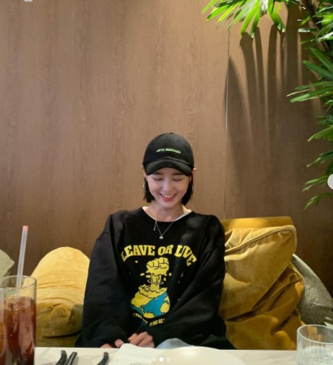 Actor Nam Bo-ra has revealed his current state of pure innocence.Nam Bo-ra posted several photos on his 27th day with his article Monday through his instagram.The photo shows Nam Bo-ra sitting in a casual one-man T-shirt and a black color hat, with a fresh visual and doll-like beauty that can not be believed to be in her 30s.The smile that blows the moon sickness catches my eye more.On the other hand, Nam Bo-ra is meeting with fans through JTBC China is a radio star.Recently, he appeared on TV Chosun White Half Travel and attracted attention by releasing episodes of 13 families and families.