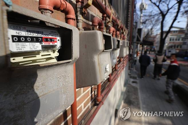 서울 시내 주택단지에 설치된 가스계량기 [연합뉴스 자료사진]