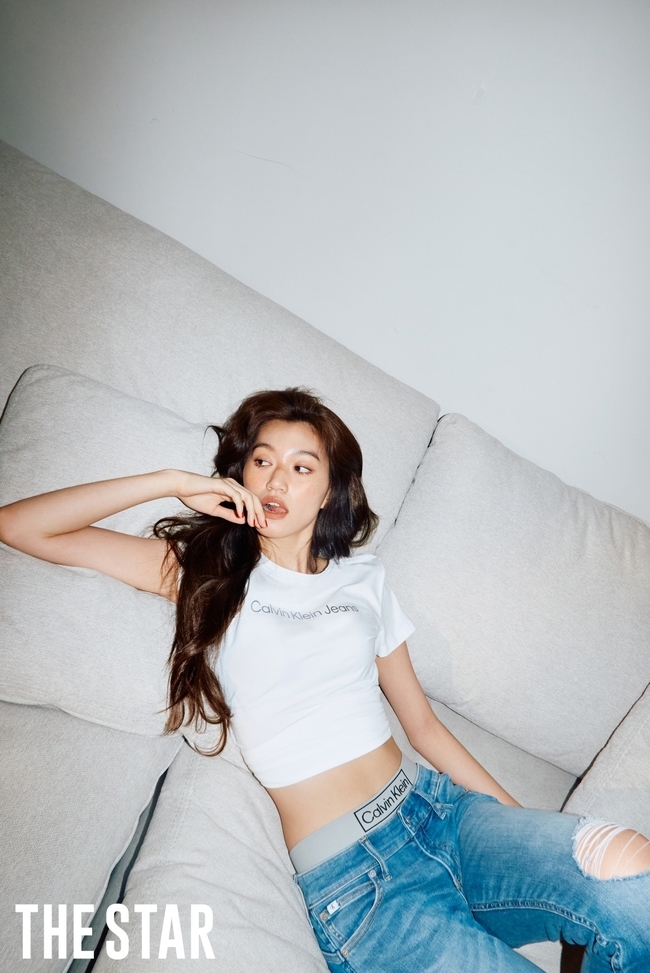 Weki Meki Kim Do-yeons stylish fashion picture has been unveiled.Kim Do-yeon recently showed off his presence as an idol representative fashionista under the theme of My Style through the January issue of the 100th fashion magazine The Star.Kim Do-yeon in the public photo matches denim in a white T-shirt or completes his own sensual daily look with sweater, muffler, knit, and bag.In an interview after the photo shoot, Kim Do-yeon said, It should be warm and pretty in winter.I enjoy wearing a coat rather than long padding and enjoying various styling. There are many people in me, and its a play and a play, he said honestly, but there are many love and love, but sometimes its cold.When asked about happiness, he said, I am really happy these days.I have found a hobby that is really important to me, but I have found a hobby that is right. 2021 was not a bad thing at all, but I was happy enough to remember them.Im really happy, he said sincerely.Finally, I think it would be nice to hear that Kim Do-yeon is a good person, and I feel upset when I want to be helpful to many people but I do not.I wish I could be a force for someone. 