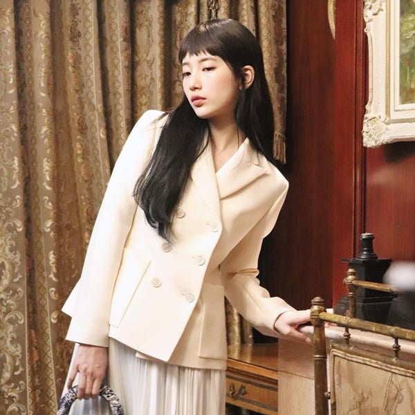 The image of Actor Bae Suzy, who turned into a bang hairstyle, was revealed.On the 30th, Bae Suzys management agency official Instagram posted several photos. Bae Suzy in the public photos is working on the photo shoot.Bae Suzy, who had her bangs down, flaunted her braided hairstyle as he poses and stares at the camera.In the ensuing photo, he boasted a long straight hair and boasted innocence in a pure white costume.Meanwhile, Bae Suzy is filming the Coupang play series Saint Anne.Saint Anne is a story of a woman who started a trivial lie and lived a completely different persons life.