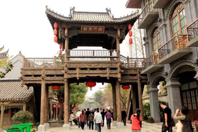 타이얼좡 고성 덕문후덕 누각. Ⓒ최종명