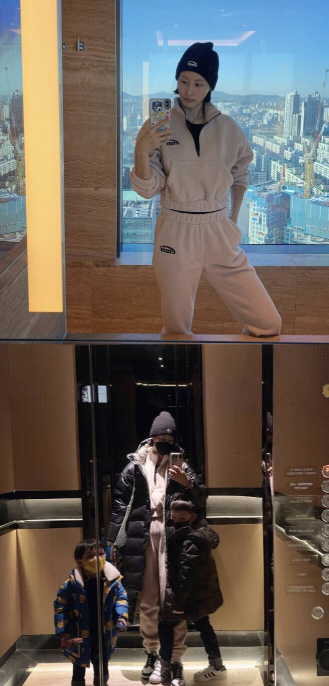 Model Lee Hyun-yi showed an extraordinary football passion.On Saturday, Lee Hyun-yi wrote on her Instagram account: New Year Hocance with gumps that my moms arms would have missed.In addition, Lee Hyun-yi posted a photo of her visit to the hotel with her two sons, who took a selfie alone and enjoyed the full time.Lee Hyun-yi, who had a good time with Hokang, laughed, saying, But my mom will go to football today.SBS The Girls Who Strike has been controversial as an editorial Falsify, but it is still showing affection for the program.Meanwhile, Lee Hyun-yi married her non-entertainment husband in 2012 and has two sons in her family.SBS Same Bed, Different Dreams 2: You Are My Dest - You Are My Destiny and Themself Hit the Goals.