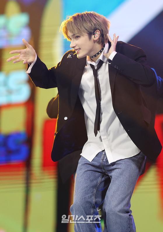 Singer TXT (TOMORROW X TOGETHER) Huening Kai is performing a celebration after winning the main prize in the record category of the 36th Golden Disk Awards held at Gocheok Sky Dome in Guro-gu, Seoul on the afternoon of the 8th.The 36th Golden Disk Awards will be broadcast on JTBC, JTBC2, and JTBC4 and will be broadcast exclusively online on the seezn app and PC web page.2022.01.08The 36th Golden Disk Awards will be broadcast on JTBC, JTBC2, and JTBC4 and will be broadcast exclusively online on the seezn app and PC web page.2022.01.08