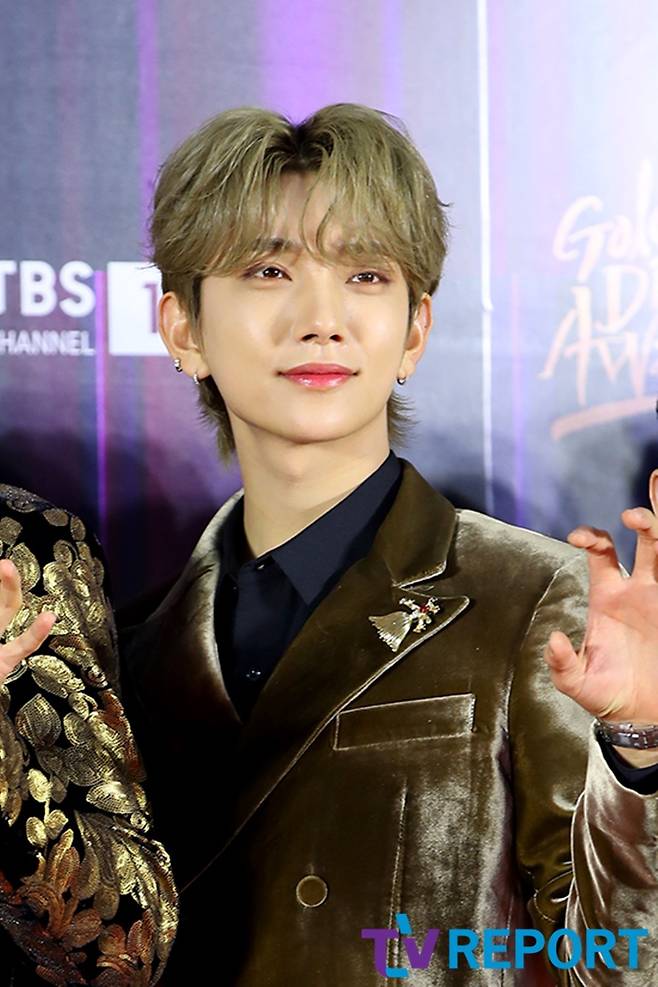Group Seventeen Joshua poses at the 36th Golden Disk Awards red carpet event held at Gocheok Sky Dome in Guro-gu, Seoul on the afternoon of the 8th.