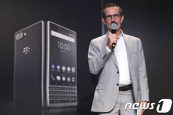 지난 2018년 7월27일 서울 중구 서울 웨스틴조선호텔에서 열린 블랙베리 키투 국내런칭 기념 기자간담회에서 방한한 알란 르준 블랙베리 모바일 글로벌 대표가 인사말을 하고 있다. 2018.7.27/뉴스1 © News1 성동훈 기자