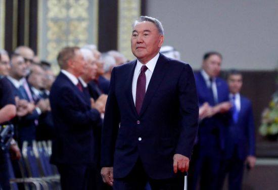 지난 2019년 6월, 누르술탄 나자르바예프 카자흐스탄 전 대통령이 자신의 후임으로 당선된 카심 조마르트 토카예프 대통령의 취임식에 참석한 모습. 누르술탄(카자흐스탄)=로이터·연합뉴스