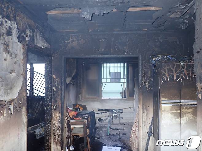 화재현장.(부산경찰청 제공) © 뉴스1