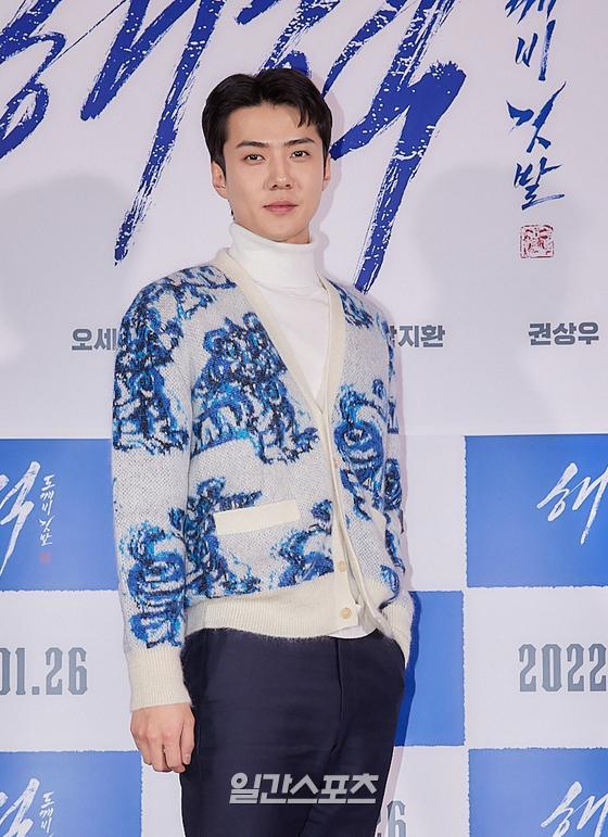 Actor Oh Se-hoon attends the premiere of the movie The Pirates: The Last Royal Treasure at the Lotte Mart Cinema World Tower in Songpa-gu, Seoul on the afternoon of the 12th.The Pirates: The Last Royal Treasure (director Kim Jung-hoon) is a film about the spectacular adventures of The Pirate Movies gathered in Sea to become the master of the royal treasure that disappeared without traces, and was performed by Kang Ha-neul, Han Hyo-joo, Lee Kwang-soo, Chae Soo-bin, Oh Se-hoon, Kwon Sang-woo and Kim Sung-oh.Released January 26, 2022. <Photo: Lotte Mart Entertainment Provisions