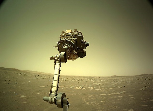 미국항공우주국(NASA)의 화성 탐사 로버 퍼서비어런스 로봇 팔