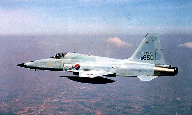 훈련 중인 F-5E 전투기. (사진=연합뉴스)