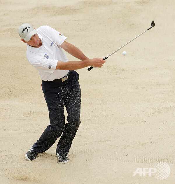 미국프로골프(PGA) 투어와 챔피언스투어에서 활약하는 짐 퓨릭이 골프 스윙하는 모습이다. 사진제공=ⓒAFPBBNews = News1