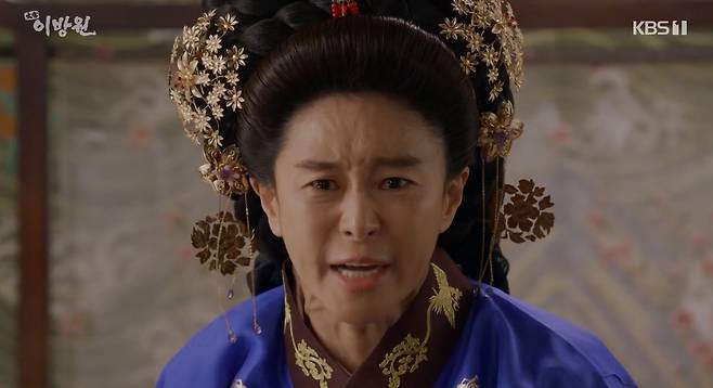 Ye Ji-won has been ruled deadline for poor healthOn KBS 1TV Taejong Yi Bang-won broadcast on the 16th, Kang (Ye Ji-won), who shared his last greeting with Lee Sung-gye (Kim Young-chul) and warned Lee Bang-won not to harm the taxa Prince Uian-daegun, was portrayed.On this day, Kang struggled for Prince Uian-daegun, who became a tax collector, even though his health condition was deteriorating.In the meantime, when Sejabin was found to share his affairs with the inner house, Kang was angry.What can I do to see that dirty thing again? He dismissed Prince Uian-daegun as I will pick a new taxa bin.He took Prince Uian-daeguns hand and said, You have to act right, so people wont be able to see you funny.But Kangs condition has worsened and he has become unable to keep himself in shape. From what Ive experienced, patients with these symptoms have not been able to pass for more than half a year.The bodys juice is almost dried up due to the accumulation of anger. It is not circulating, so the organs are injured a lot. He also advised, It is because I have been so impatient, and from now on, you should put everything down and relax. However, Kang said, Tell me about the disease.What kind of a way do you dare to discuss the way I have lived? He shouted, Do not tell anyone about my illness.Kang, who sent a gift to Jeong Do-jeon (Lee Kwang-ki), said, Do not misunderstand that I sent it to you to teach well.Even if I dont try, hes bound to ride with me, and even if he doesnt see it, he has a big tag on him.The tag that you abandoned the other princes and made our cushions into tax.Im asking you to do fine, because theres only one person who can protect our taxpayers except me, he said.Jeong Do-jeon, who does not know the condition of Mr. Kang, said, Is there any chance I can take care of my middle horse when he is so tightly protected?Meanwhile, Lee Sung-gye encouraged him, saying, I was troubled, while Lee Bang-won, who was sent to the reaper of the name, returned safely. Kang also welcomed Lee with a smile, but his inner feelings were different.On this day, Kang finally lost consciousness and fell down, and Lee Sung-gye and his sons were frustrated by the diagnosis of the word that he should leave it to the sky from now on.Mr. Kang told Lee Seong-gye, Forgive me, please. Dont be too sorry for going first. I was happy to see you.How do I repay that grace? Lee Sung-gye said, Please wake up, its a name.Kang warned Lee, What will I do if I leave, will you hurt me? I will not let it go. If I touch my fingertips, I will not forgive you. Do you understand?Kang, who said, I will not hurt the taxpayer, please go easy. Kang said, I will not go alone. I will take you.Were going to hell together.