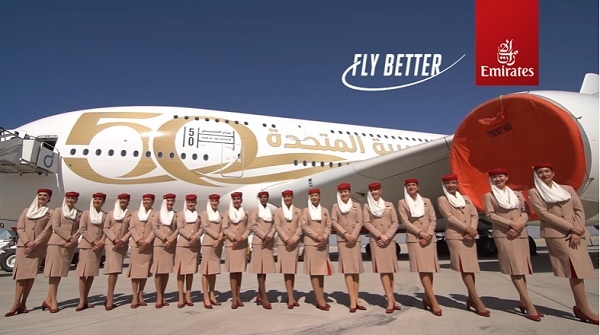에미레이트항공 승무원들의 모습. / 사진 = 에미레이트항공 공식 유튜브 영상 캡처