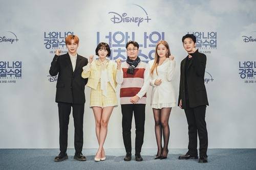 ‘너와 나의 경찰수업’ 김병수 감독, 강다니엘, 채수빈, 이신영, 박유나 사진=월트디즈니컴퍼니 코리아