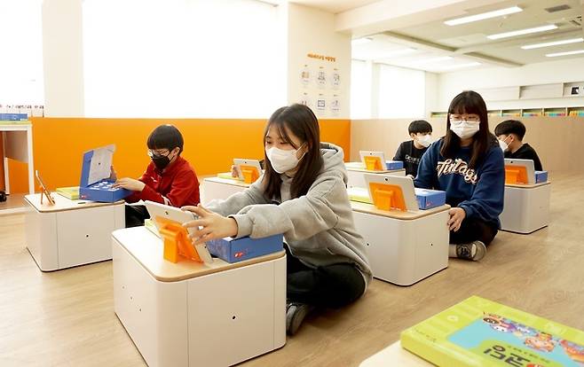 [서울=뉴시스] 강원 태백 황지초등학교에서 학생들이 수업을 듣고 있다. (사진=뉴시스 DB) 2022.1.5. photo@newsis.com 이 사진은 기사 내용과 직접적 관련 없음 *재판매 및 DB 금지