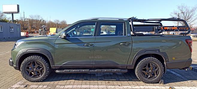 쌍용차 렉스턴 스포츠 칸 익스페디션 트림 측면