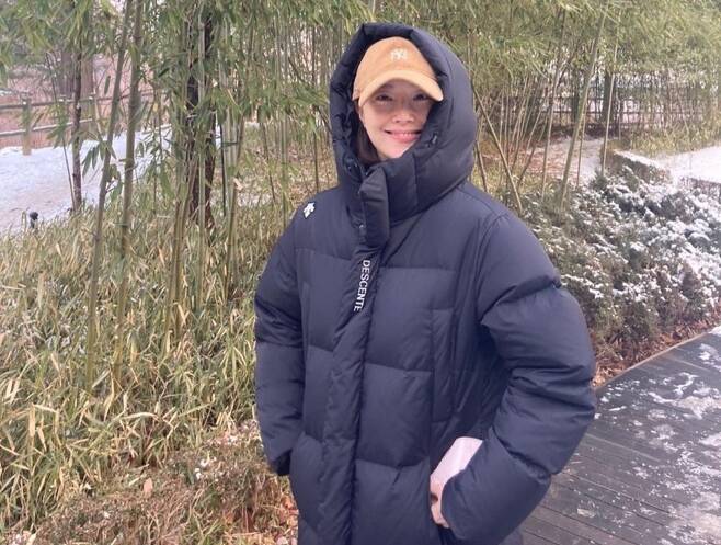 Actor Moon Chae-won has been told of his recent situation.Moon Chae-won posted two photos on his instagram on the 2nd with an article entitled Walking.Inside the picture is a picture of Moon Chae-won, who walks leisurely in thick padding; covered with a cap cap cap and hood, he waved his fanship with a clear smile.In the appearance of Moon Chae-won, who showed off his beautiful beauty in everyday life, fans cheered with comments such as It is so beautiful, Spring sunshine smile, Beautiful and Good holiday.Meanwhile, Moon Chae-won appeared in the first audio movie floor in Korea released last year.