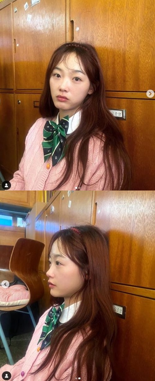 Actor Lee Yoo-Mi has revealed her fairy-like beauty.Lee Yoo-Mi posted a picture and a picture on his instagram on the afternoon of the 3rd, Junyoung locker # Our school # allofusaredead.Inside the photo is a picture of him taken at the shooting site of the Netflix original series My School Now.Lee Yoo-Mi, who played Lee Na-yeon in the play, boasted a clean but lovely visual with a pink cardigan and long hair.In another photo, he was seen with a sharp nose and a sleek side.Lee Yoo-Mi, who at the same time exudes cute yet chic charm, showed off her admiration.Lee Yoo-Mi, on the other hand, played Lee Na-yeon in My School Now.