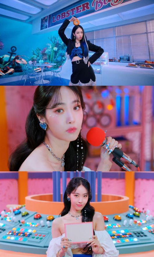 Group VIVIZ (ViviZ) SinB presented a colorful and sophisticated visual.VIVIZ (Eunha, SinB, Umji) released a concept video video of SinBs first mini-album, Beam Of Prism on its official SNS at 0:00 on the 4th.SinB in the public image attracted attention by creating a chic charm with black two-piece styling, and by radiating a lovely atmosphere with various poses.SinB then spewed a youthful and cute energy in a costume that matched a white off-shoulder with a blue mini skirt.In addition, SinB made it impossible to take off his eyes with the charm of the pale color that goes between the beauty and the beauty, crossing the expressionless and the bright smile.VIVIZ, newly formed by group girlfriends Eunha, SinB and Umji, is a combination of VIVID, which means VIVId dayZ and VIVID, which means clear and intense, and days(z), which means days.The first mini album, Beam Of Prism, is an album that melts the color and identity of VIVIZ alone, including the title song BOP BOP! (Bob Bob!), and Intro.It features seven tracks, including (intro), Fiesta, Tweet Tweet (twitt), Lemonade (Lemonade), Love You Like and Mirror.VIVIZ, which has launched its debut signal with a coming-of-the-mill video, is continuing its debut pre-heat by releasing various teeing contents such as concept photo, mood sampler, and concept video.Therefore, there is a high interest in the musical synergy and performance that the three members will show on stage.Meanwhile, VIVIZs first mini album Beam Of Prism will be released on various online music sites at 6 pm on the 9th.Big PlanetMade Offering