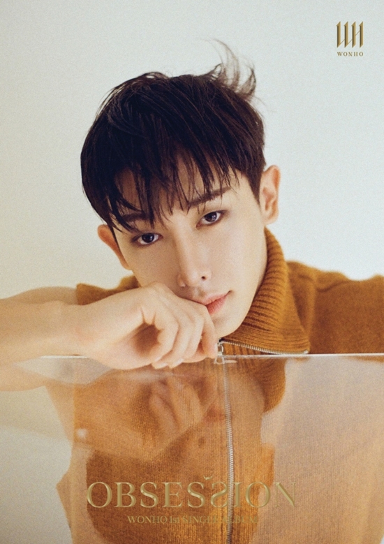 Singer Wonho (WONHO) raised expectations for Shinbo with his first concept photo.Highline Entertainment, a subsidiary company, released its first concept photo of Wonhos first single, OBSESSION, through its official SNS channel at 8 p.m. on the 6th.Wonho, who was first unveiled on the day, has a supernatural charm with brown-toned costumes and sunglasses that create vintage Feelings in the background of calm and calm nature.In particular, Wonhos upgraded perfect visuals and faint eyes added more depth to the emotional mood, leading to a hot response from global fans.In the previous story photo, Wonho, who captivated fans with a dynamic and mysterious aura, showed off his calm but sharp charisma in the clear Feelings in the concept photo and raised expectations for a new concept.Wonho returns to fans with his first single Option in five monthsIn this album, we will also participate in writing, composing and arranging, and show music and performances that melt their own colors and charms.Wonhos first single Option will be released at 6 pm on the 16th.Photo: Hi-line Entertainment