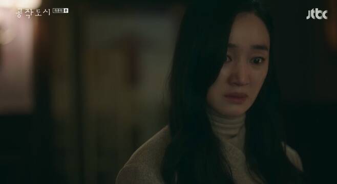 Soo Ae lost his tug-of-war against Kim Mi-sook; unlike Soo Ae, who lost everything, Kim Kang-wo won the race as a presidential candidate.In the final episode of JTBCs Sabotage City, which aired on the 10th, the mixed fate of Jae Hee and Kim Kang-woo was drawn.Im sorry, but Ill never go to trial before I get it, said Han Sook, who was investigated as a reference while Jae Hee was arrested on charges of bribery and embezzlement by Chung Ho (Lee Chung-ju).You will be taken away from Hyun-woo and kicked out without receiving a penny of alimony, and you will also pay for defaming Sung-jins honor. Jae Hee said, How many people have been trampling on and building wealth.I will dig into the crime of Seo Han-sook, Han Sook said, but he snorted, Hang on as well as you can. The revenge of Jae Hee, who was arrested as warned by Han Sook, did not pay off. To make matters worse, Junhyuk was drawn to an unwanted picture of Jae Hee.Looking at the embarrassed Jae Hee, Junhyuk said, Did not you expect anyone who decided to confront Sungjin to this extent?Lee Seol (Lee I-dam) then told Jae Hee about the blackmail – Cinémix Par Chloé and his friend Yong-seop was trying to sort out the situation for committing murder.Are you afraid of me? What if I make up such a lie? asked Jae Hee, Are you afraid? Are you afraid of me and adopting Hyun-woo?Then hes worse, and he pretends he doesnt know, and I like you, because I can end all the time when Ive been anxious, he said, in his confession that he was anxious and afraid all along.On the other hand, Han Sook called Jae Hee, who lost everything, to Sungjin, and said, You mocked and mocked Kim Lee Seol to protect what you have as I expected.Im not the one who killed her, Im the one who turned away from her, who was only worried about you until the end.And then he said, You will continue to do that. You will point at other peoples mistakes and pretend to be just.Do you want to continue your life even in such an ugly way? He urged Jae Hee to commit suicide.Jae Hee pointed the gun at Han Sook, losing his temper, and was eventually sentenced to prison for special Blackmail – Cinémix Par Chloé.Junhyuk won the presidential election by playing her husband who wrapped up in such a mistake of Jae Hee.Jae Hee, who came out of the short sentence on the day, said to Jeong Ho (Lee Chung-joo), who was the only one on my side, I want to hide somewhere like this.I want to stay like this until the day I live, and I want to disappear without anyone knowing it. But despair also took a moment. The appearance of Jae Hee, who started a new life with a sense of debt toward Lee Seol, was embroidered with the ending, and the curtain of Sabotage City fell.