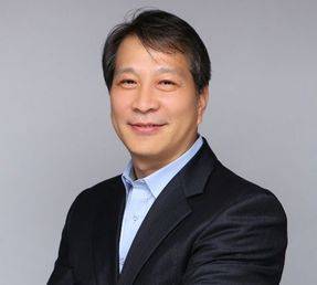 김형섭 삼성전자 반도체연구소장이 세미콘 코리아 2022 전시회에서 ‘데이터 시대에 대응하는 실리콘 혁신’이라는 주제로 기조연설을 진행했습니다./사진제공=삼성전자