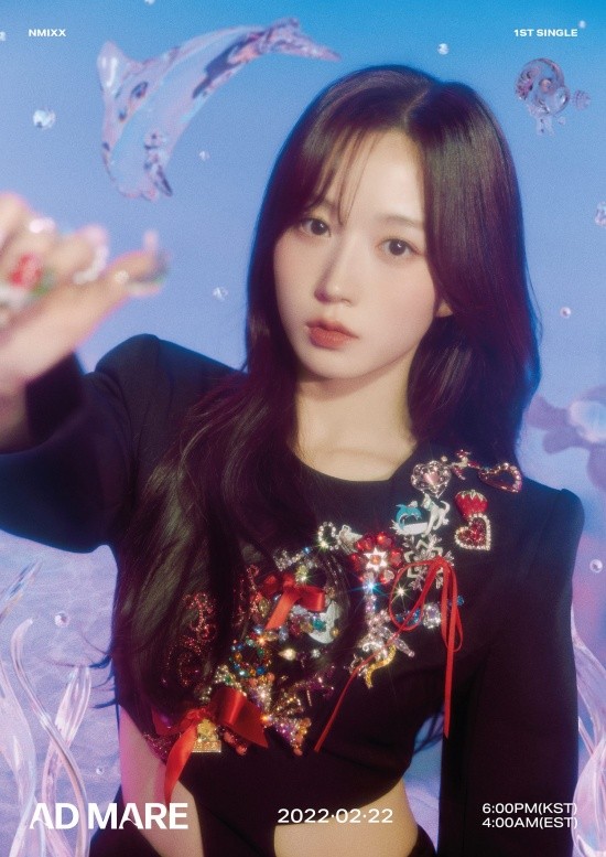 The new girl group NMIXX has entered the debut countdown.JYP Entertainment released its second concept photo of the NMIXX debut single Ad Mare (AD MARE) on the SNS channel on the 12th. Umizaru and Sulyun started as the first batters.Sulyun was in a mysterious space where marine creatures such as jellyfish and dolphins swam, adding points to colorful visuals with bold earrings and nails.Umizaru had a subtle air: she was dressed in various coloured biz and cubics, and she had a dreamy look as she reached for the camera.NMIXX is a new girl group that will be introduced in three years since JYP. It first appeared in dance and vocal cover last year.Lilly, Umizaru, Sulyun, Genie, Baei, Jiu, Kyujin, and seven members are known as ollanders with visuals, vocals, and dance triads.The debut song is Oh (O.O.) and it symbolizes the eyes and exclamation Oh! which are big in surprise. The lyrics contain a strong aspiration that you will be surprised to see something new.On the other hand, NMIXX will announce a new album at various music sites at 6 pm on the 22nd and officially debut it.