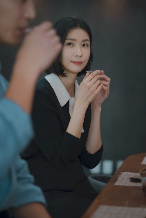 JTBCs new tree drama third-nine (playplay by Yoo Young-ah, director Kim Sang-ho) released the casting story.Thirty-nine is a real human romance that deals with the deep story of friendship, love and life of three friends who are about forty.The third-nine is a very good work for the actors detailed performance, said Kim Sang-ho.Mizo is a character close to perfection, said Kim Sang-ho.She was adopted, but she grew up properly with enough love in a well-off family, and she is beautiful both externally and internally. When expressing such a perfect person, the image of the actual actor is more important than anything else to give the audience a sense of trust.In that respect, the Son Ye-jin actor was a perfectly suited actor to Mizo.In addition, since Mizo is a leader of three Friends, the stability of the actor is important, and the Son Ye-jin actor was Mizo in all aspects. In addition, the behind-the-scenes story of Mido, who will make a perfect acting transformation with Chung Chan-youngs character, is also noteworthy.Kim Sang-ho said, The most individualized friend of the three friends is the praise.If you do not fit with the actor, you have to approach it carefully because it can be negative for each others charm. Kim Sang-ho cited Zhang Xi as the most troubled person in the casting stage.I was worried about casting, and I was discussing whether there was an actor to recommend to the cast Son Ye-jin and former Mido actor.I was just performing, so I went to see it right away, and I was convinced to see the musical. The explosive energy of Kim Ji Hyun actor seemed to be expressed as a good synergy when he met Zhu Xi.In fact, Zhu Xi is expressed as a much more attractive character. Thirty-nine will be broadcast at 10:30 pm on Wednesday, 16th.