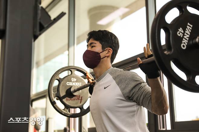 키움 김혜성이 지난 14일 전남 고흥의 스프링캠프 숙소에서 체력 훈련을 하고 있다. 키움 히어로즈 제공