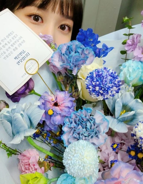 Actor Park Eun-bin has been loved by countless fans.On the 16th, Park Eun-bin said to his instagram, I have completed the AXN Commentary! I will keep a pretty heart that has prepared a hearty gift.Thank you very much. I have had a lot of fun in a long time, and I am glad to be able to hold a lot of hair thanks to your support!I have been talking as hard as I can to seal the memories to AXN and remember them together. I will meet you again at AXN! I want to be able to live and breathe in your heart, a precious work to remember for a long time.Thank you very much for your great love, I have been loving, I have been loving, and I will be loving. Park Eun-bin in the photo is smiling gums between gifts and bouquets delivered by fans, with a fresh smile that brought out Lovely.Meanwhile, Park Eun-bin was loved by KBS 2TV Drama Wind Motion last year, and chose Netflix series Weird Lawyer Woo Young-woo as his next film.
