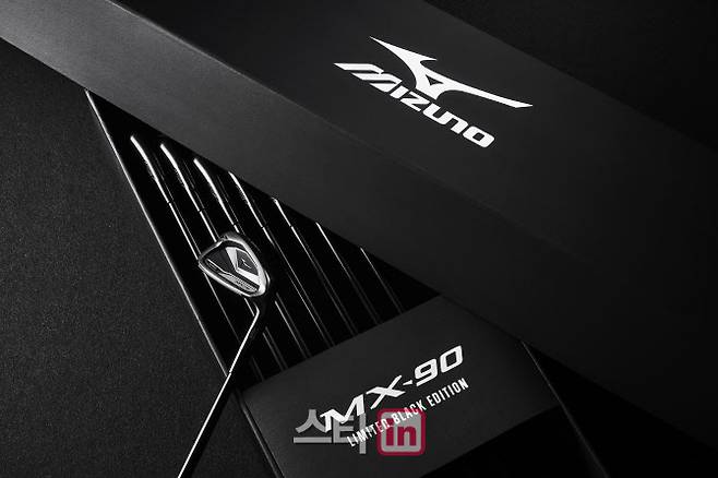 미즈노 MX-90 포지드 아이언 한정판 블랙 에디션(사진=한국미즈노 제공)
