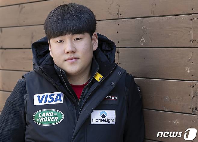 배우 양한열이 서울 강남구 논현로 제이콥스라운지에서 진행된 뉴스1과의 인터뷰에 앞서 포즈를 취하고 있다. 2022.2.16/뉴스1 © News1 김진환 기자