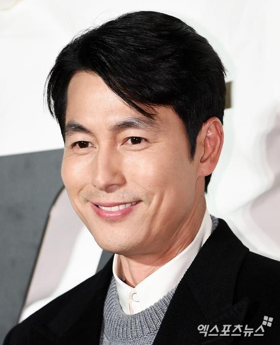 Actor Jung Woo-sung is said to have expressed his embarrassment to the public of the bobsleigh players strong surprise.On the 21st, KTV web entertainment program Dae-Ha-ma, Kang Kang revealed the mist of Jung Woo-sung.Kang Han-eun left the shelter at the age of 18 and was chosen as the national bobsleigh player in 2019 and 2021.Kang said he was unable to participate in the 2022 Beijing Olympics due to a leg injury, and he confessed to the economic difficulties caused by surgery and rehabilitation.Rehabilitation is a non-payment item, so I had to pay for it. I kept working part-time and prepared myself.I was so hard to feel that I was not able to escape because I wanted to die. In the meantime, Kang said, I can not afford the operation cost....I do not know if I can talk here.Jung Woo-sung, who is not his brother but is like a family, has supported tens of millions of won for the operation, he said.Kang said, I went to the Busan International Film Festival in the first year of high school.I was talking to an acquaintance at a cafe, but Jung Woo-sung was sitting next to me. He explained that he has been in a relationship with Jung Woo-sung since then.In addition, Kang said, Thanks to my brother, I came to this place. Thank you so much. I will also succeed and repay you.The strong player has also revealed his friendship with Jung Woo-sung through his SNS.Jung Woo-sungs good deeds have been hot online, bringing a small impression.The netizens said, Jung Woo-sung makes a real person frown, Jung Woo-sung seems to take care of it really well, so I even provided support for the operation cost, Good-looking face has a wonderful soul, My face is all handsome.Kang Han-hans statement was confirmed as true.According to an entertainment official on the 23rd, Jung Woo-sung is very embarrassed by the strong public.Jung Woo-sungs steady good deeds are a great example for many people.Jung Woo-sung is a goodwill ambassador for the United Nations Refugee Organization, leading the domestic and overseas refugee relief and donation activities, and in February 2020 donated 100 million won to prevent the spread of Corona 19.Last year, he was awarded the Good Peoples Welfare Foundation, which is awarded to the Korean Artists Welfare Foundation, which is a model for society with warm personality and good deeds.Photo: KTV Image Capture, DB, Strong SNS