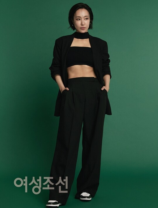 A pictorial by Actor Kim Yoon-seo has been released.On the 25th, Image Nine Comms released Kim Yoon-seos picture, which adds chic, elegant charm and femininity.Kim Yoon-seo said, I want to be a person who can expand my bowl as much as possible and put a lot of Savoie.The kind of person who can leave a space of margins because the bowl is large even if it can not be filled.I want to be an actor who ultimately makes every look that builds up when the time is well accumulated. Kim Yoon-seo also revealed the acting transformation in IHQ drama and MBN drama $ponsor, which started airing recently.Kim Yoon-seo said, I think I played a lot of strong and strong roles and played a comfortable and pure role and worked new and fun. I put the greatest emphasis on keeping viewers from feeling distance from this character.Kim Yoon-seo is currently playing the role of Hyun Seung-ji with pure soul without tea in the drama $ponsor, breaking the existing image and offering freshness.In episode 2 of $ponsor, which aired on the 24th, Hyun Seung-ji is a decisive factor that his brother, who is a young son, wants to have a deeper relationship with hen ch-rin (Han Chae-young).The sacrifice and devotion to the family of Hyun Seung-ji is to make him desire to succeed at all costs. Kim Yoon-seos deep character immersion is a major factor that makes viewers sympathize with the breathtaking choice of hyeon seung-hoon.Meanwhile, $ponsor starring Kim Yoon-seo will be broadcast simultaneously on IHQ drama and MBN every Wednesday and Thursday at 11 pm.