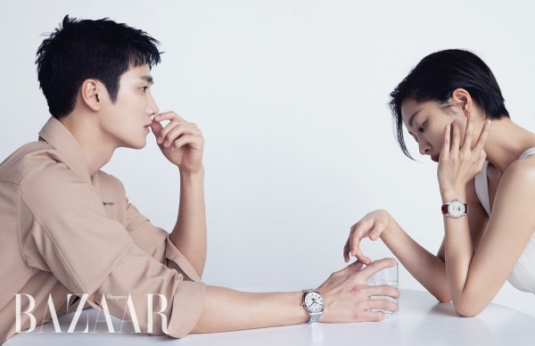 Fashion magazine Harpers Bazaar has unveiled a couple of pictorials by Actor Ahn Bo-hyun and Jo Bo-ah; the odd atmosphere between the two stood out.Ahn Bo-hyun and Jo Bo-ah in the public picture completed a couple picture with a comfortable and relaxed pose and eyes under the concept of a couple like a cool and cool friend.In addition, the classic watch added points to the look in a minimalist costume without a lot of trouble, and the sensual manic look was completely digested.In the single cut, Ahn Bo-hyun showed a dark masculine beauty in black knitwear, and Jo Bo-ah showed off his unique sophistication with short-cut hair filled with neutral charm and top and bottom tone costumes that contradicted.Ahn Bo-hyun and Jo Bo-ah will return to the house theater as the main actor of TVN monthly drama Gun Suspect Doberman which will be broadcasted on February 28th.More pictures and images of Ahn Bo-hyun and Jo Bo-ah, who showed a unique presence and couple chemistry, can be found in the March issue of Harpers Bazaar.
