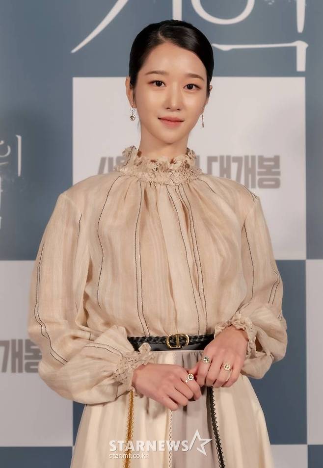 Actor Seo Ye-ji has apologized directly for the controversy surrounding him.Seo Ye-ji delivered an apology on the 27th through his agency Gold Medalist.Seo Ye-ji said in an apology, I am sincerely sorry that I have been so late for you to tell you this, and said, I have had time to look back at myself by seeing the reprimands and stories I have given me.Seo Ye-ji said, I would like to say that I am sincerely sorry for the inconvenience to many people because of my lack.I apologize for the disappointment that I have caused a lot of disappointment. All the things are caused by my immaturity, and I will try to show you that I have become more careful and mature in the future.Gold medalist also said, I sincerely apologize for the inconvenience I have caused you to see about Seo Ye-ji.We will do our best to show that Mr. Seo Ye-ji has changed from the past. Seo Ye-ji was caught up in the controversy of gas lighting as the text of the past lover, Actor Kim Jung-hyun, was revealed and will return to the TVN Drama Eve.I am sincerely sorry to convey my heart to you so late.I have had time to look at myself by seeing the reprimands and stories that have been given to me.I would like to say that I am sincerely sorry for the inconvenience of many people due to my lack. I apologize again for the disappointment.Everything comes from my immaturity and I will try to show you that I have become more careful and mature in the future.